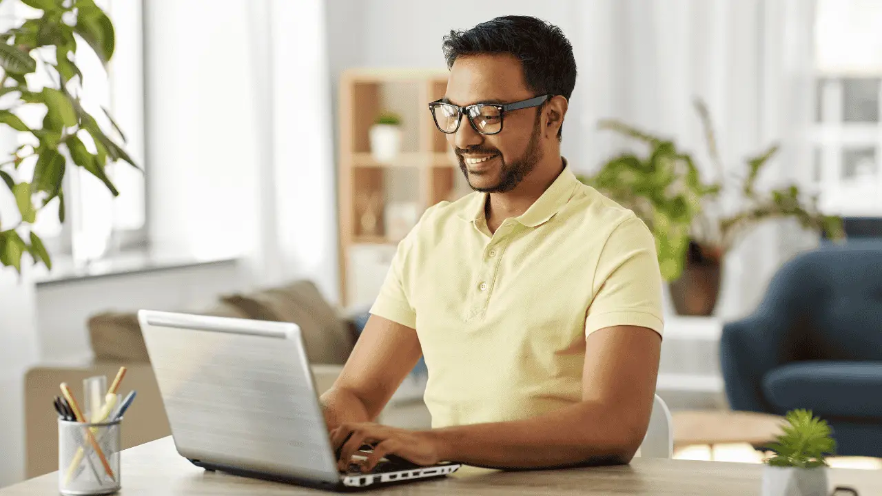 How to Start a Profitable Online Business Without Quitting Job